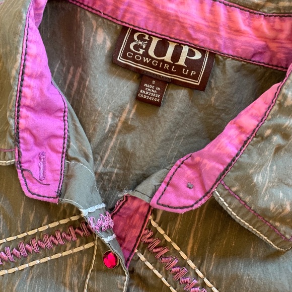 Cowgirl Up Western Shirt - Picture 4 of 8